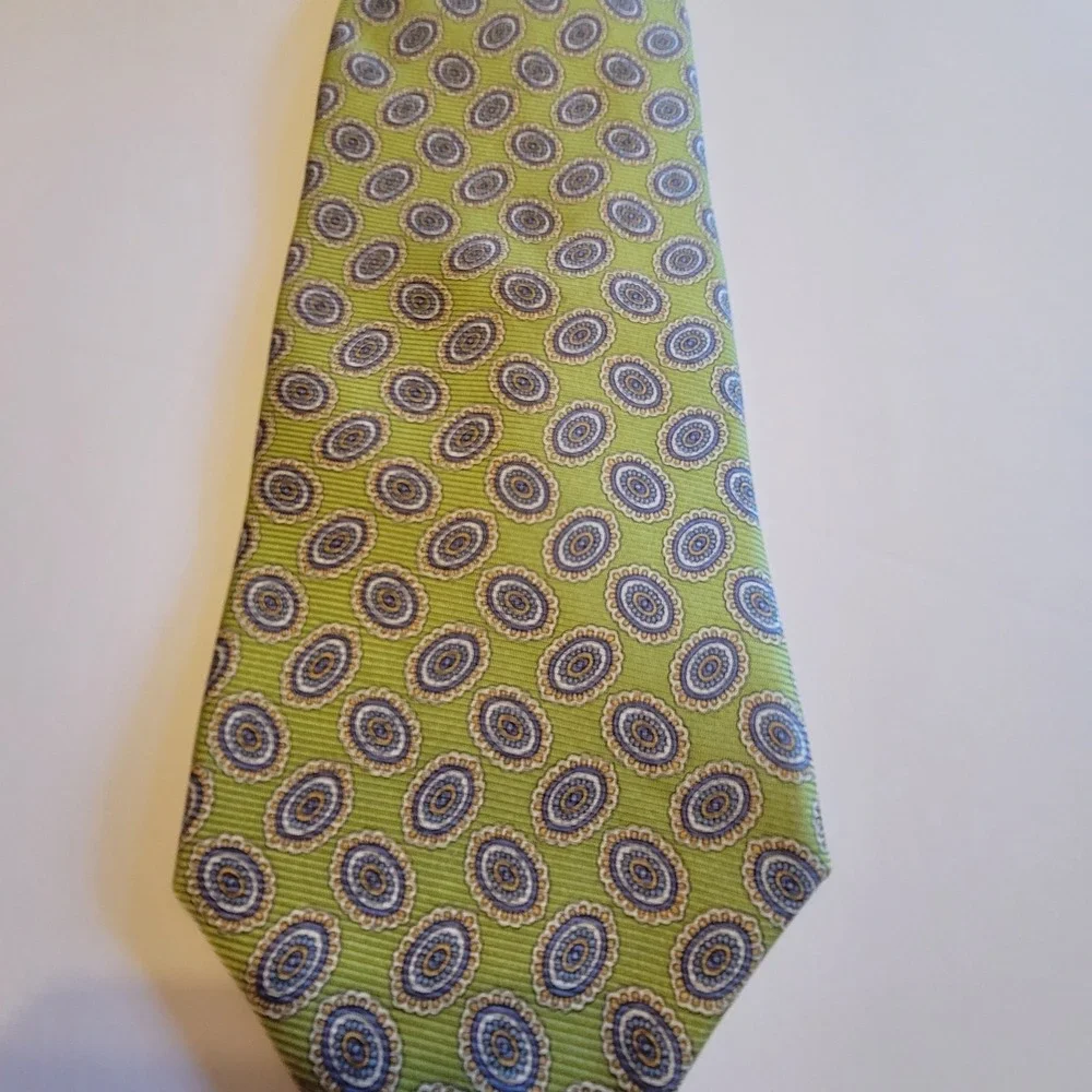 Brooks Brothers Makers tie in a green and blue medallion pattern